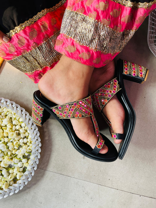 Aaina Kolhapuri Heels