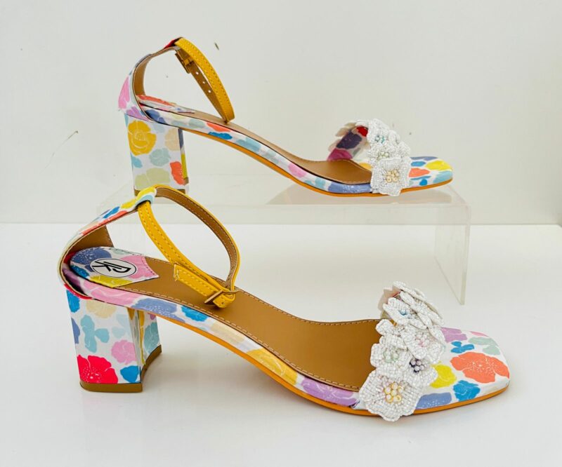 WHITE POPPY HEELS