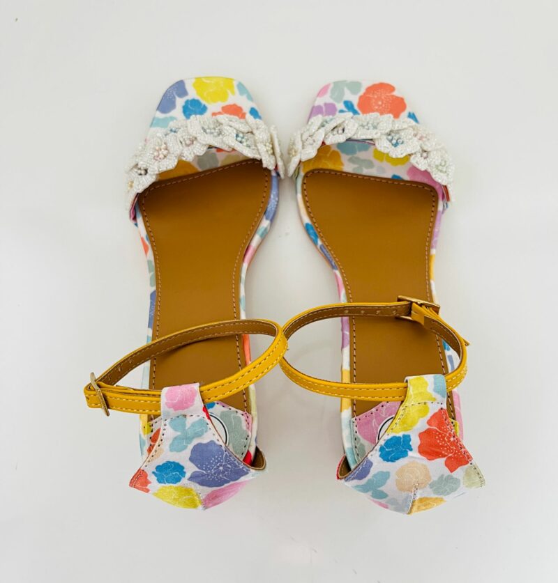 WHITE POPPY HEELS
