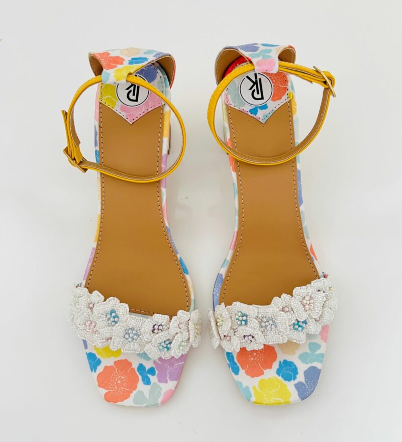 WHITE POPPY HEELS