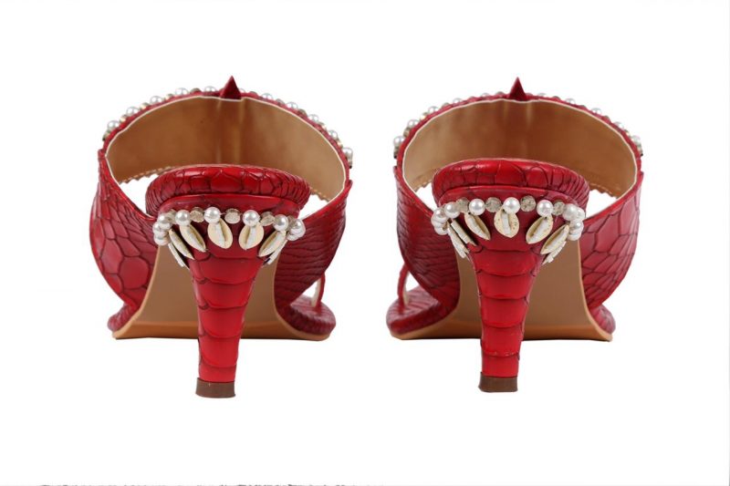 RED TEXTURED EMBOIDERED HEELS