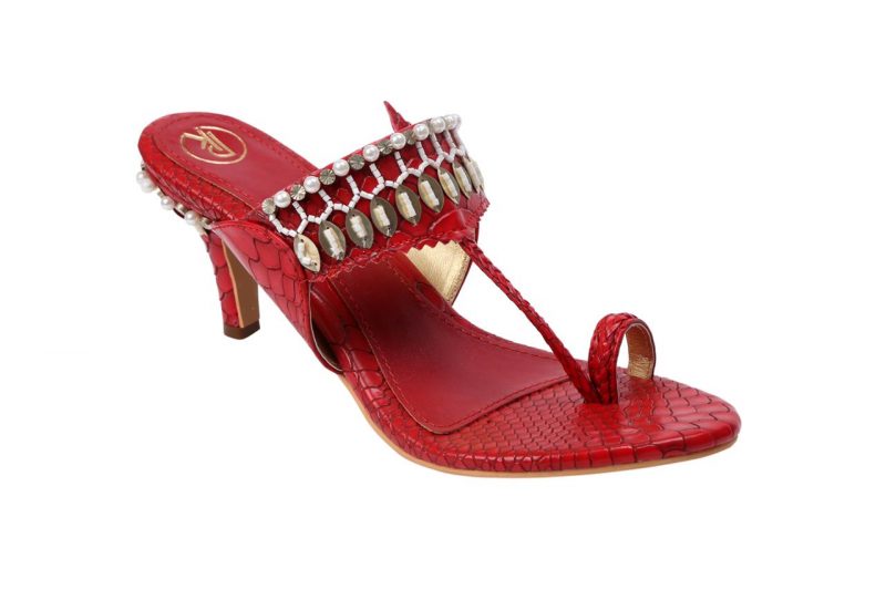 RED TEXTURED EMBOIDERED HEELS