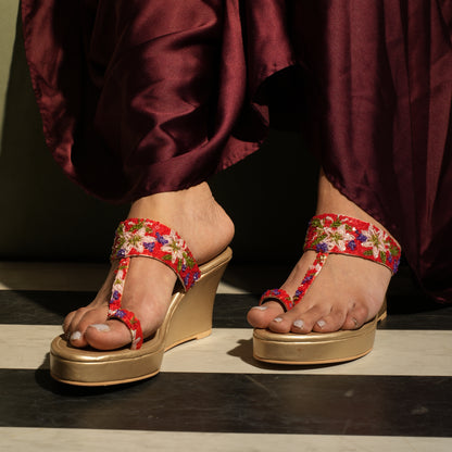 Red Lily Wedges