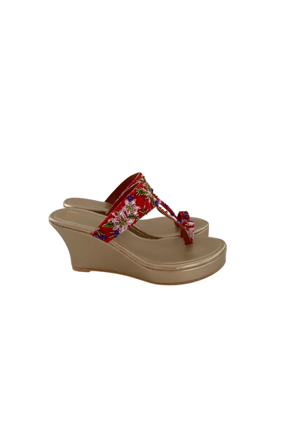 Red Lily Wedges