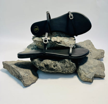 Black Minimal Flats