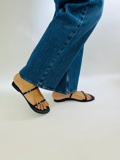 Black Minimal Flats