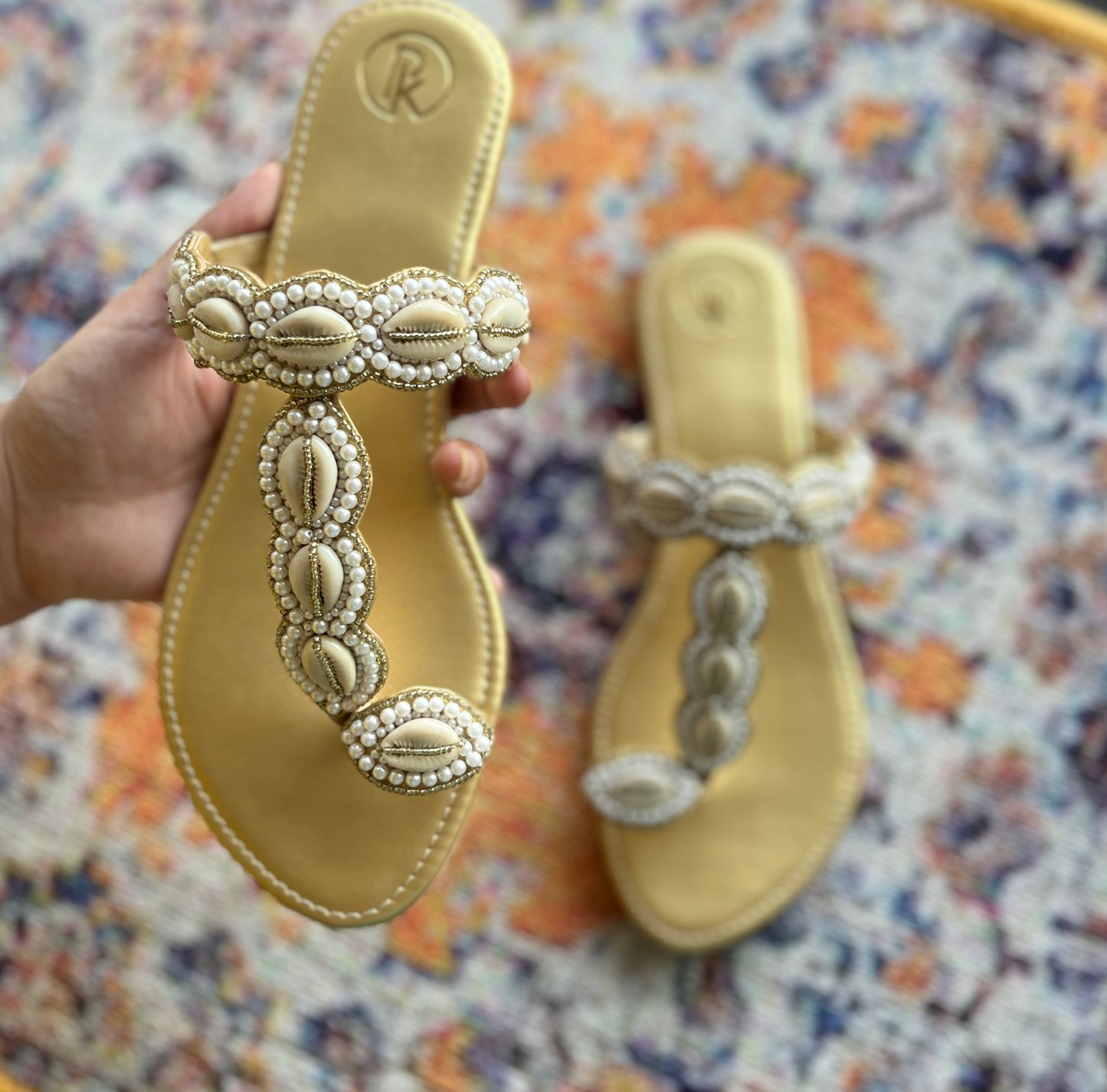 GOLD COWRIE KOLHAPURI FLATS