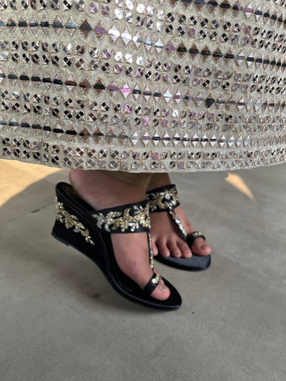 Sunehri Wedges