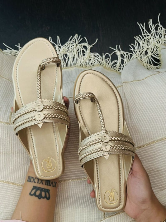 DULL GOLD KOLHAPURI FLATS