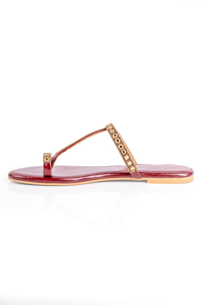 Maroon Nuri Kolhapuri flats