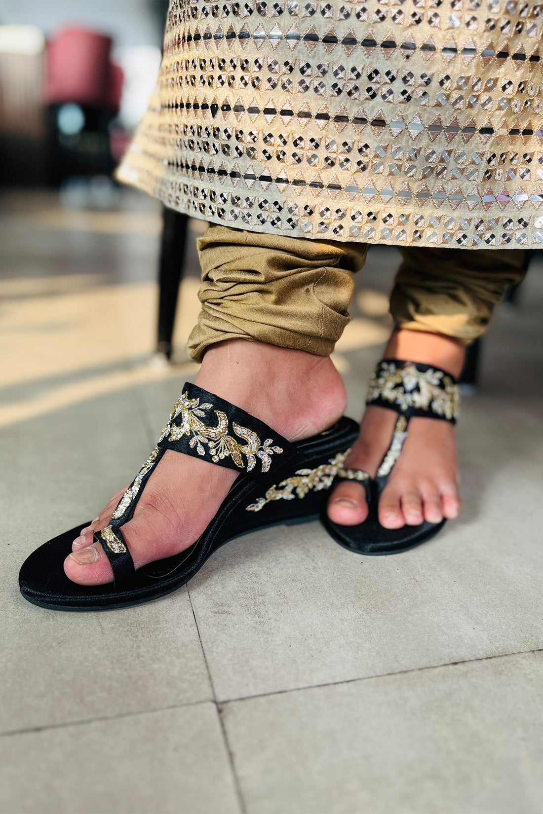 Sunehri Wedges