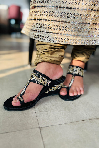 Sunehri Wedges