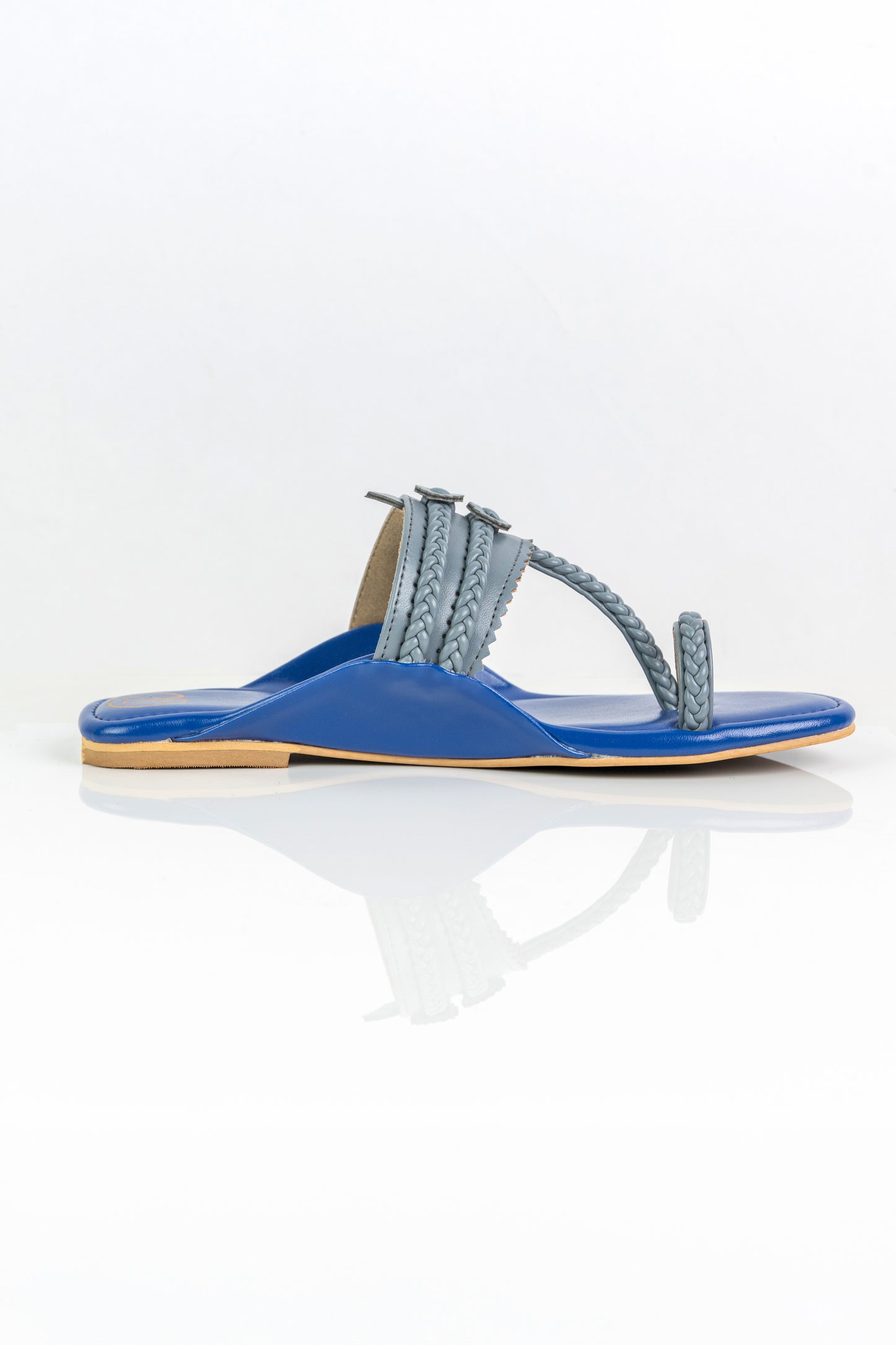 Grey color block Kolhapuri
